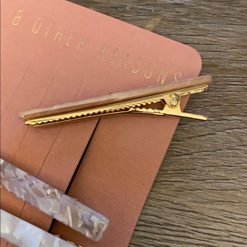 8 Other Reasons Hair Clips - Picture 3 of 5